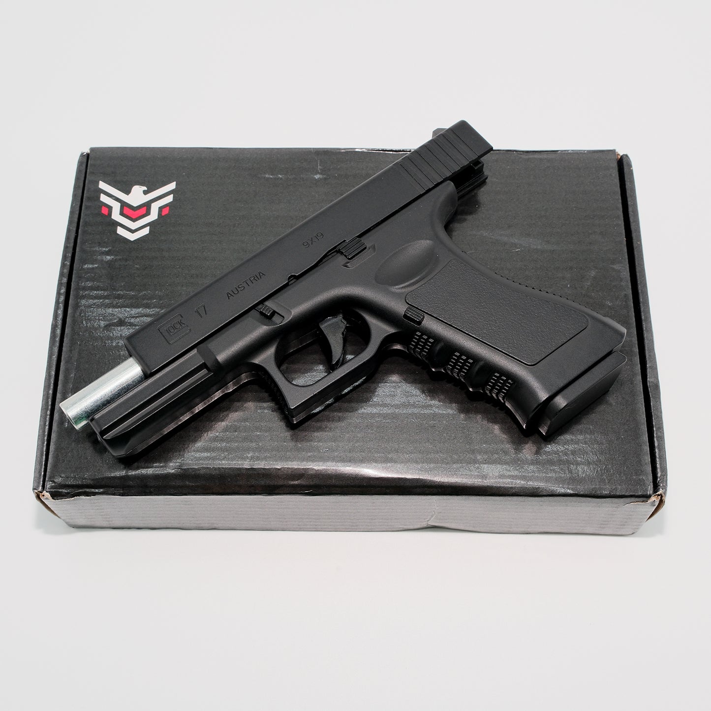 Black Hawk G17 bb gun, manual 6mm plastic bbs, Metal gun body and magazine